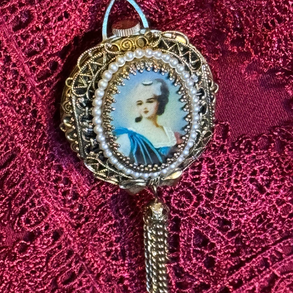 VTG Charlo Swiss made cameo portrait wind-up working watch pendant necklace